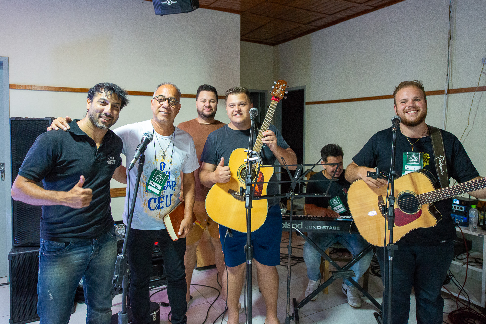 Ministério de música durante o retiro